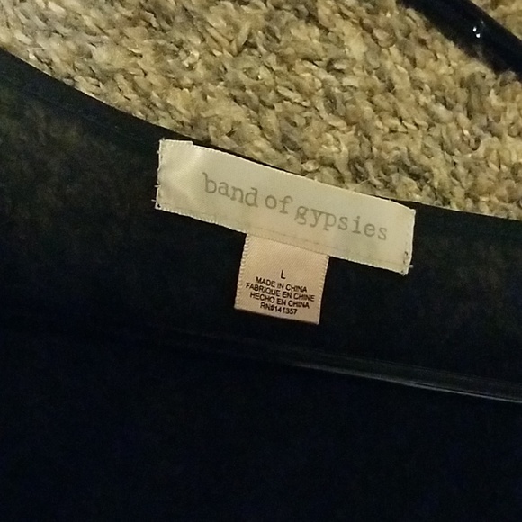 sheer velour floral bell sleeve romper - Picture 2 of 3